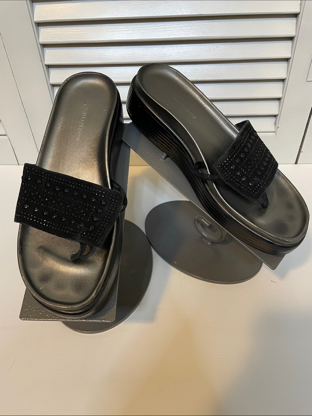 Donald Pliner Black Platform Beaded Slide Sandals/Flip Flops - Size 7